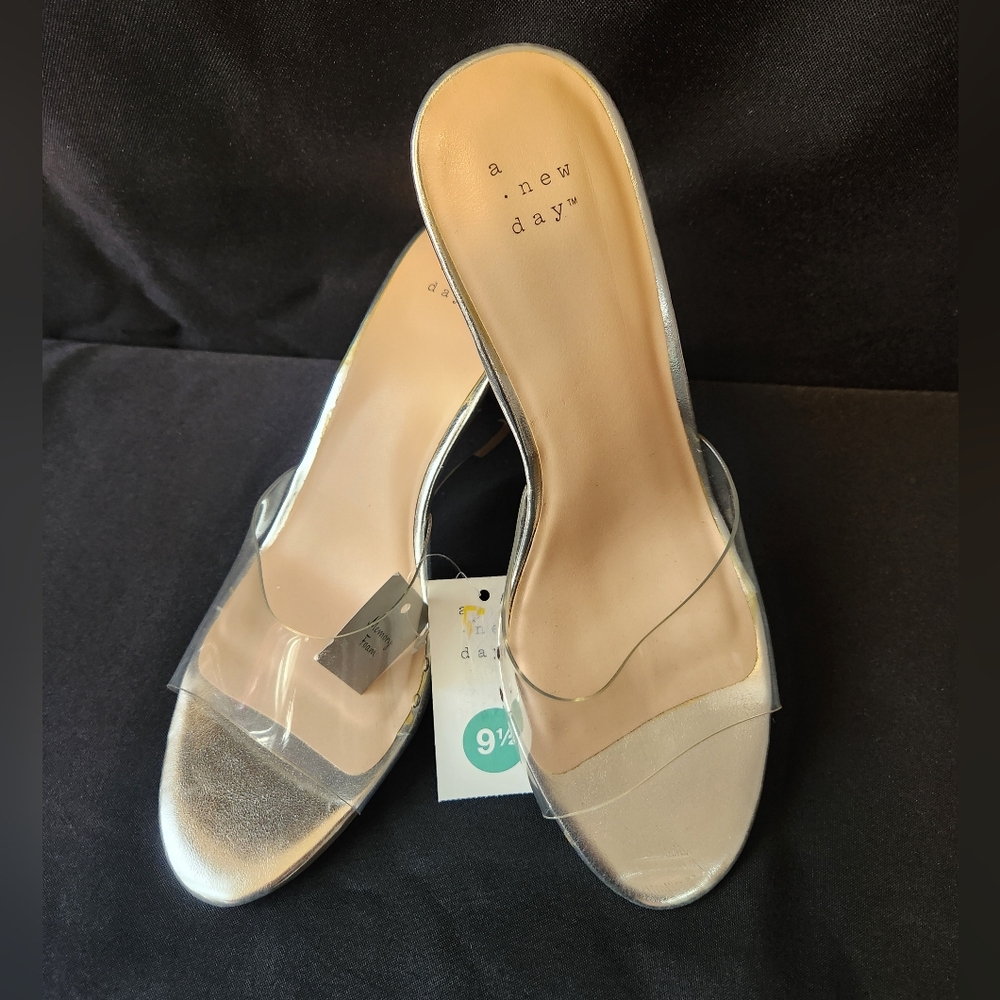 OFFER $15.  A New Day Women's Metallic Silver Slide Sandals SIZE 10 4inch
